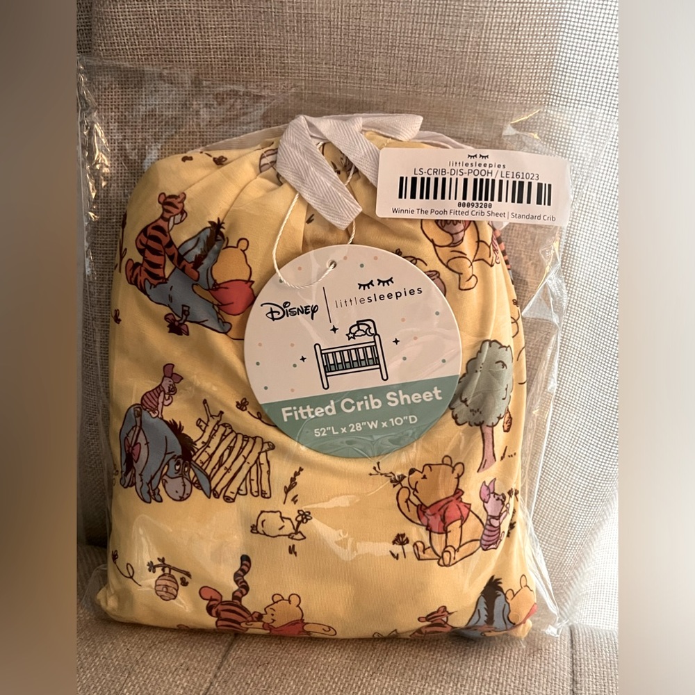 Little sleepies Pooh bear crib sheet (standard)